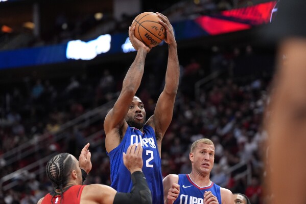Leonard has 28 points as Clippers rally late for 122 116 win over